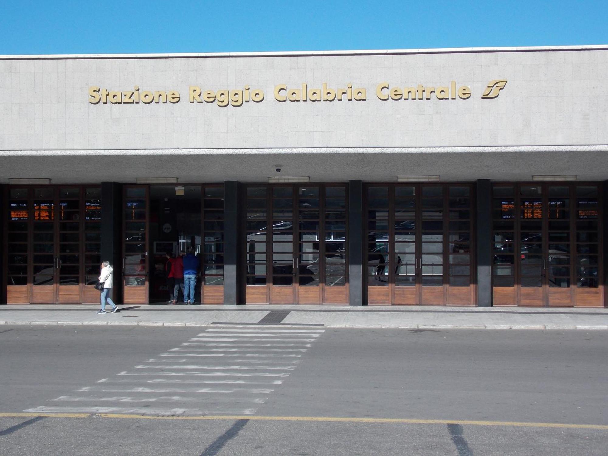 Central House Reggio di Calabria Zewnętrze zdjęcie