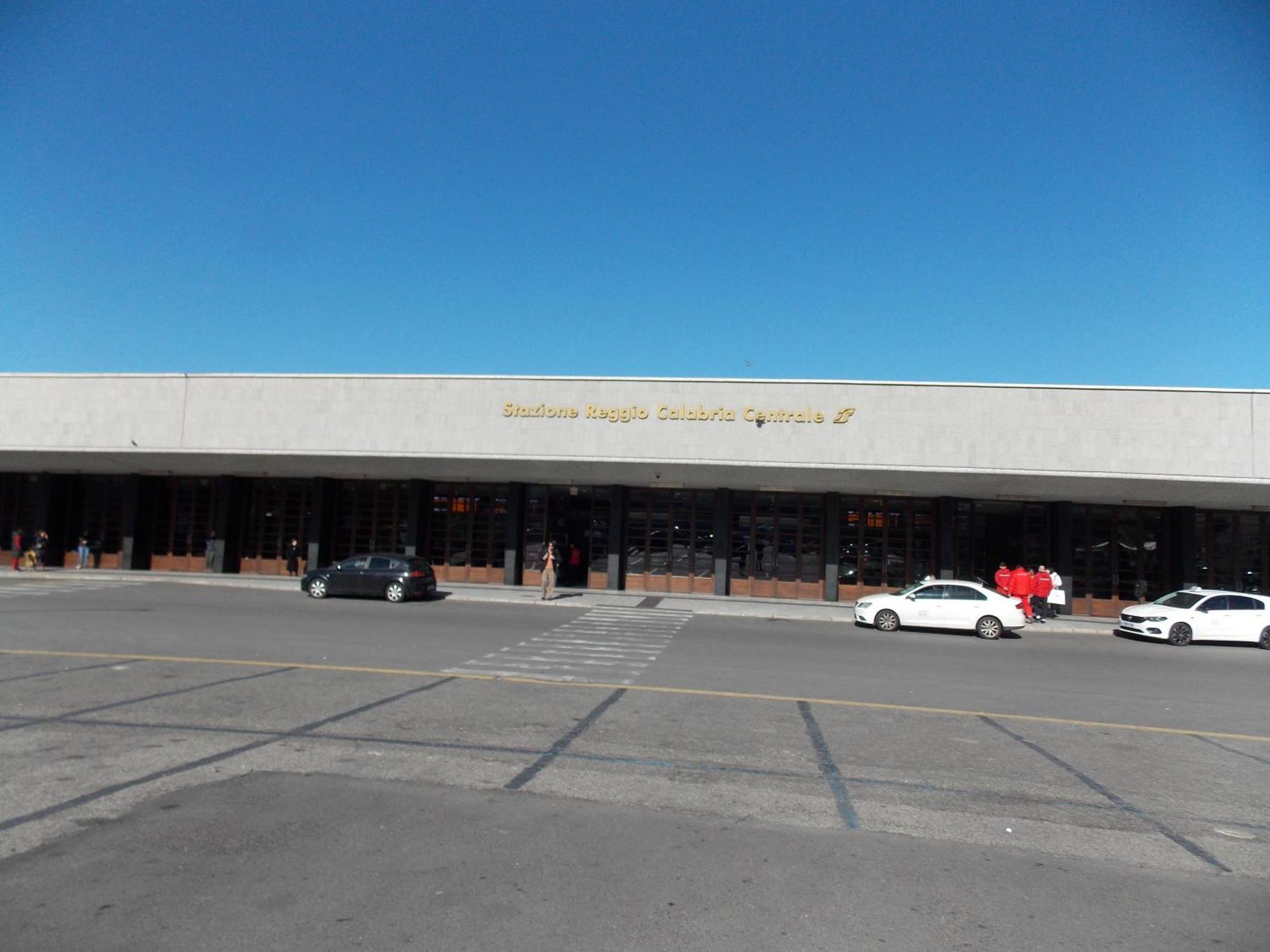 Central House Reggio di Calabria Zewnętrze zdjęcie